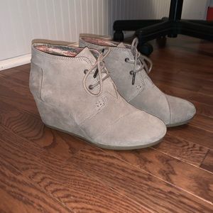 Toms wedges